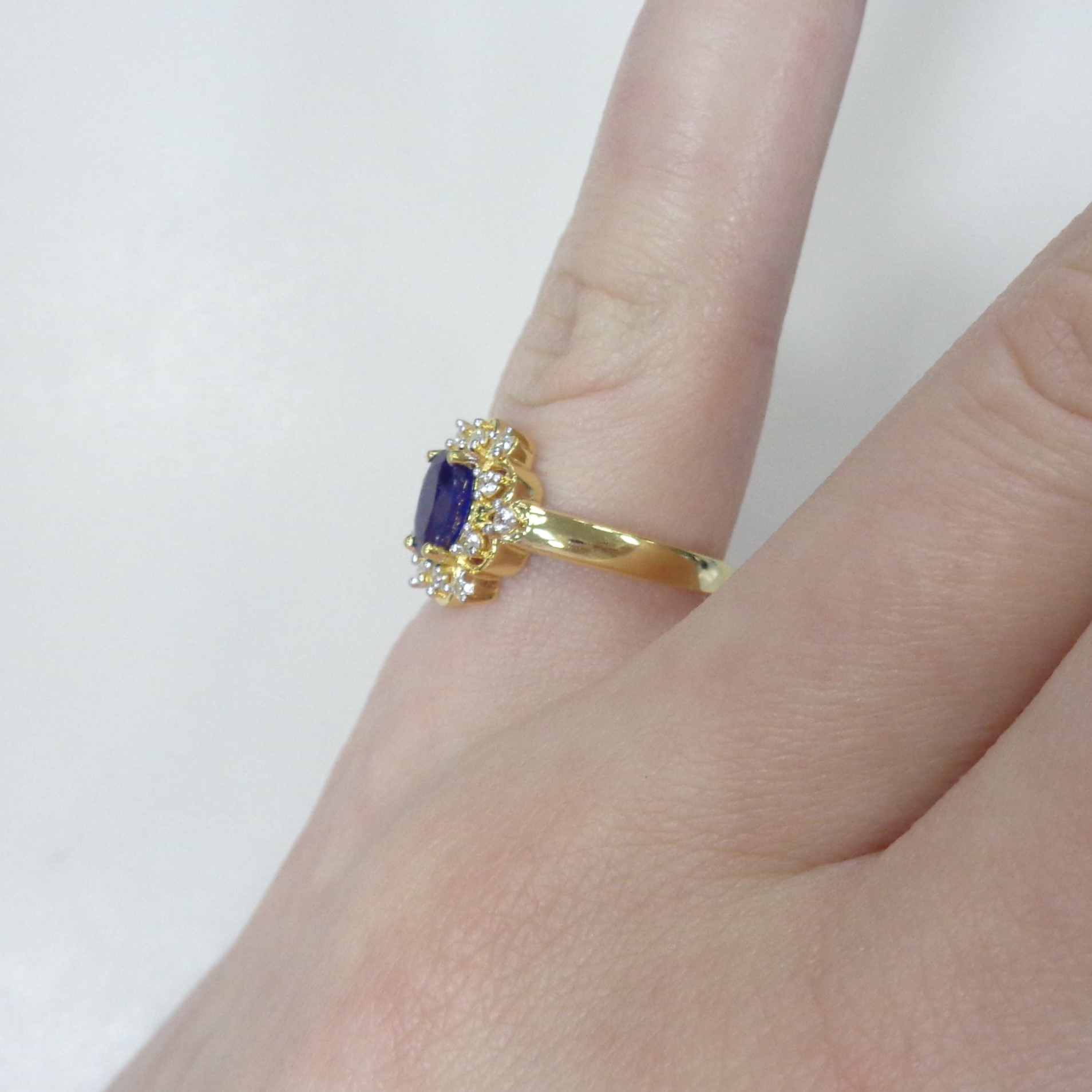 Серебряное кольцо с сапфиром